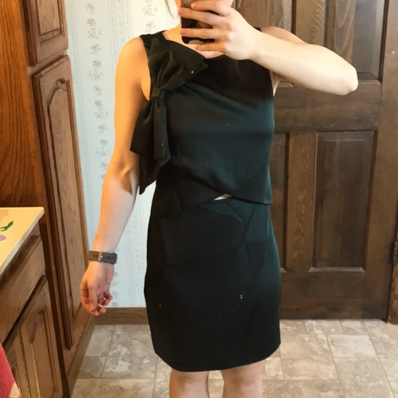 Bebe Green Bow Dress - Picture 2 of 4